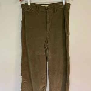 Madewell women’s high rise cropped wide leg velvet pants, Army Green, Size 30